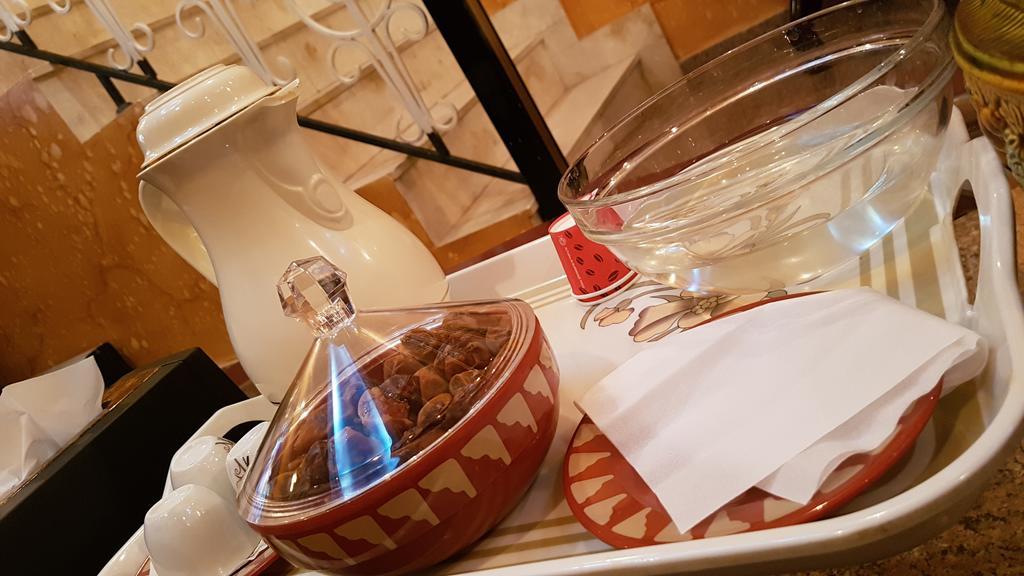 Al Majd Hotel ‘Ibrī Buitenkant foto