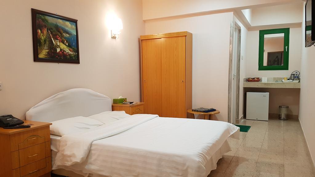 Al Majd Hotel ‘Ibrī Buitenkant foto